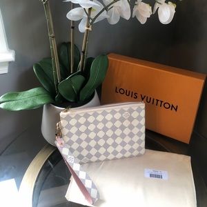 Louis Vuitton Damier Azul City Pochette Clutch ❤️